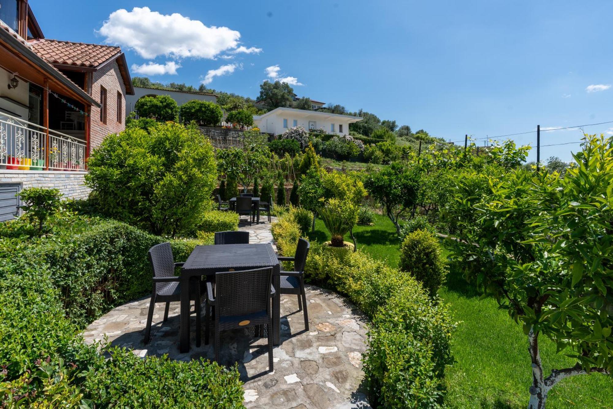 Guesthouse Emiljano Berat Zewnętrze zdjęcie