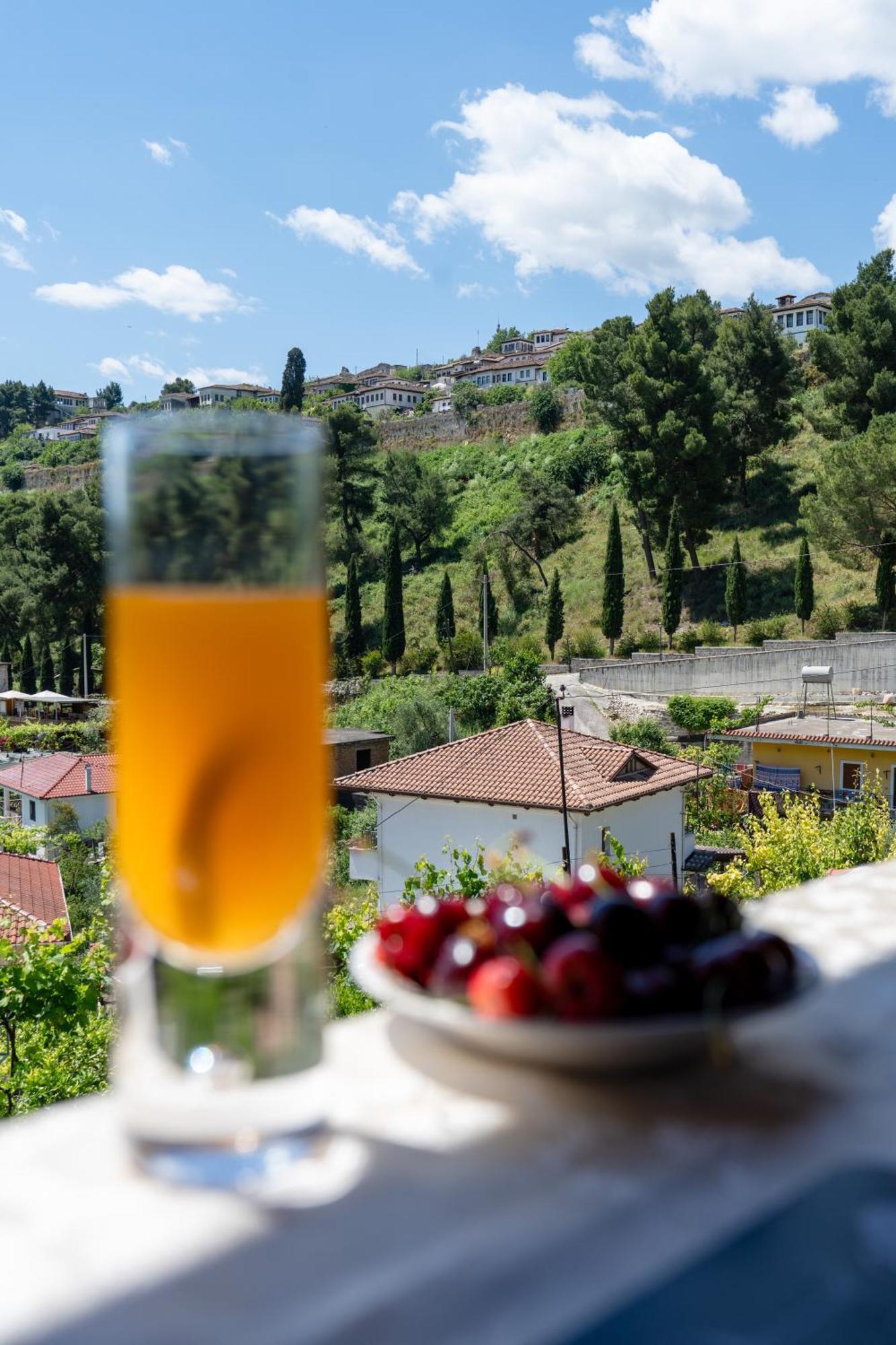 Guesthouse Emiljano Berat Zewnętrze zdjęcie