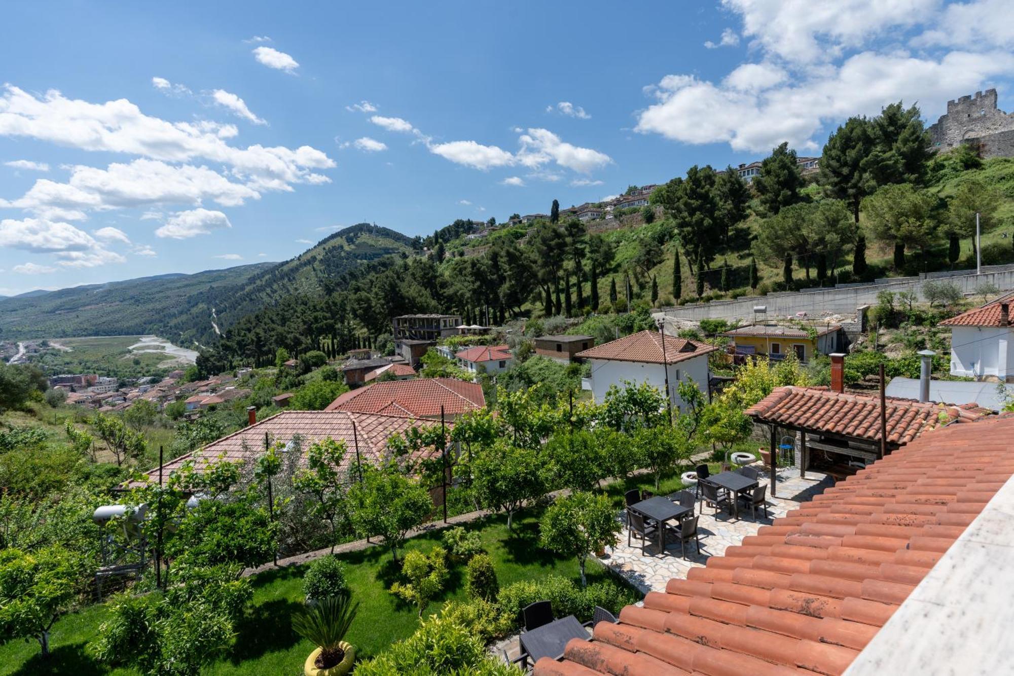 Guesthouse Emiljano Berat Zewnętrze zdjęcie