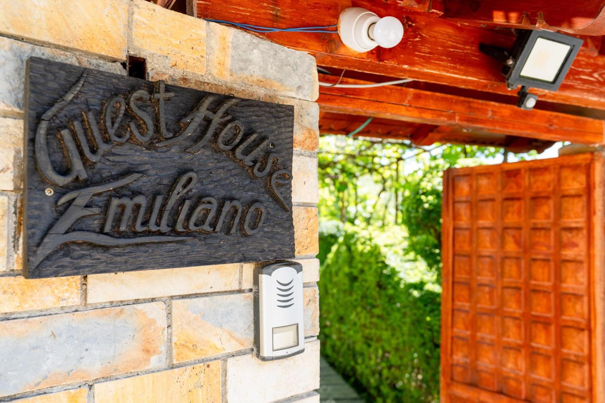 Guesthouse Emiljano Berat Zewnętrze zdjęcie