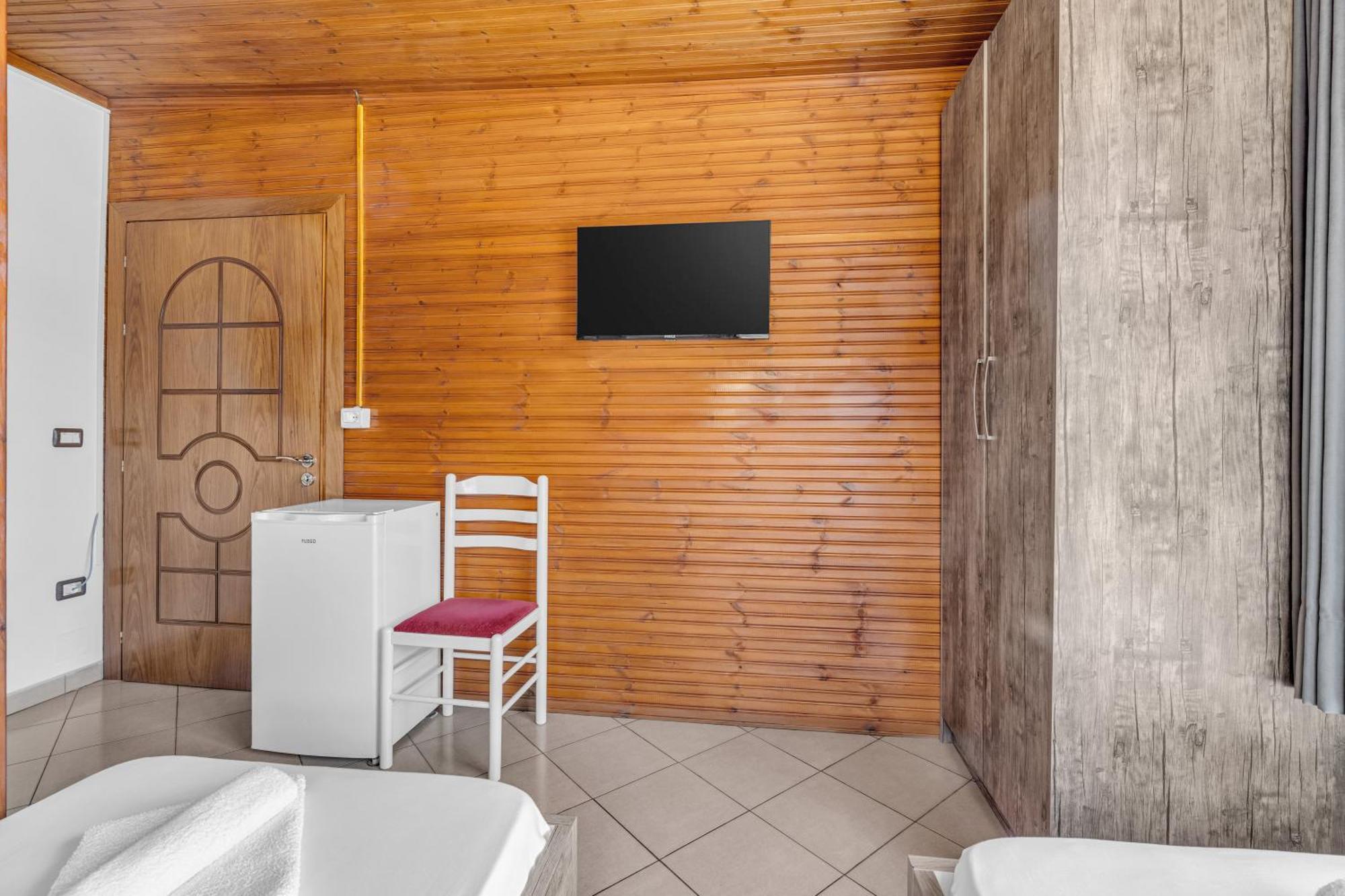 Guesthouse Emiljano Berat Zewnętrze zdjęcie