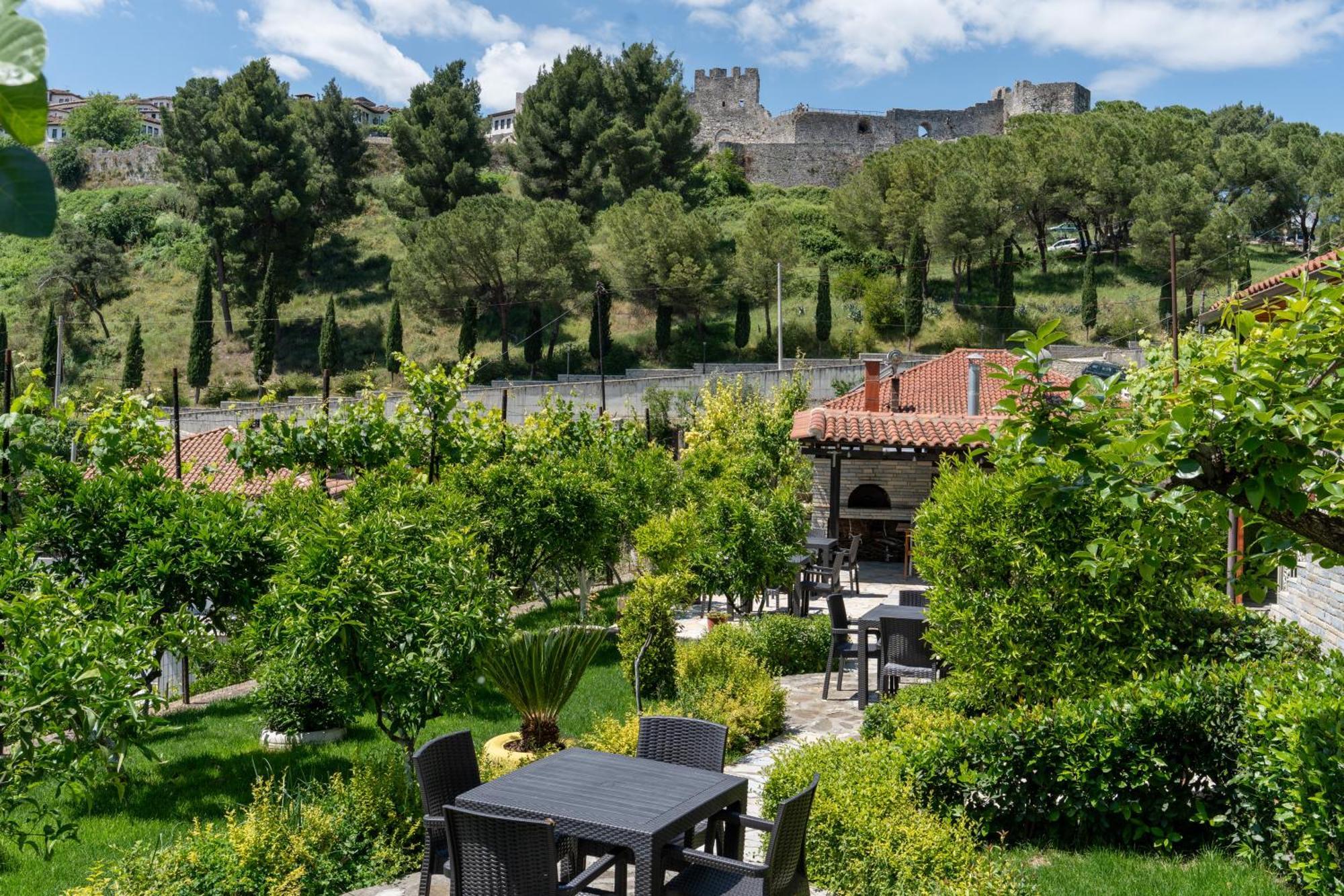 Guesthouse Emiljano Berat Zewnętrze zdjęcie