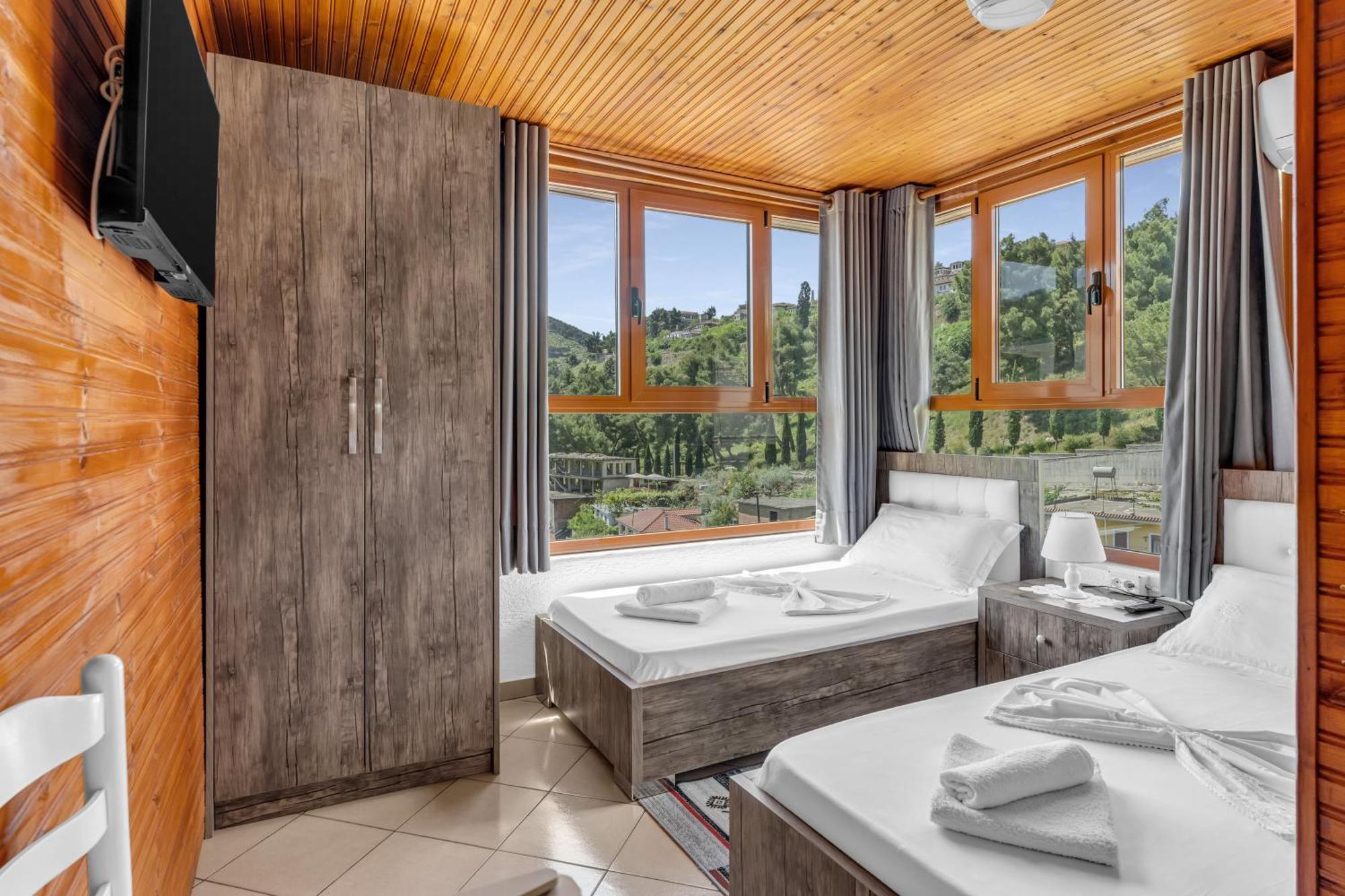 Guesthouse Emiljano Berat Zewnętrze zdjęcie