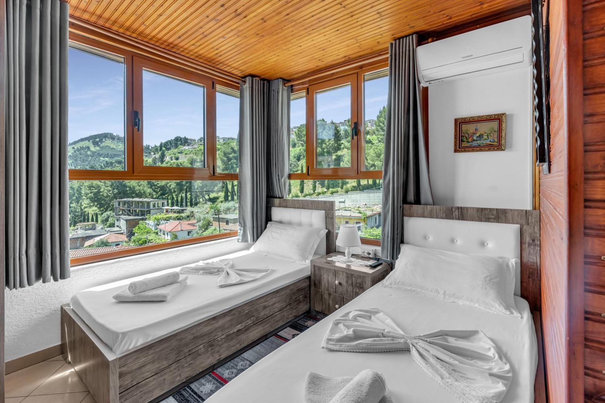 Guesthouse Emiljano Berat Zewnętrze zdjęcie